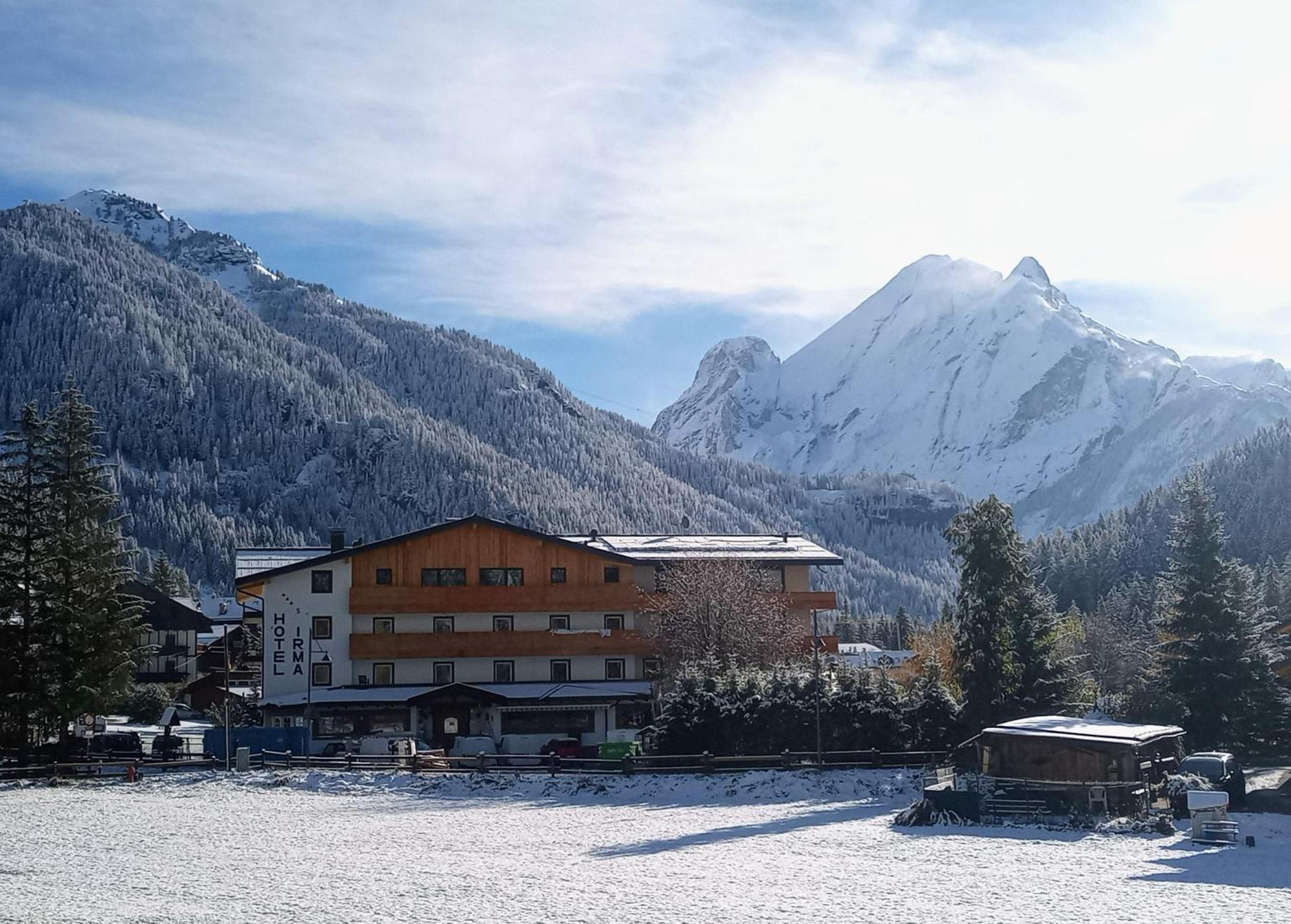 Dolomiten Hotel Irma Canazei Kültér fotó