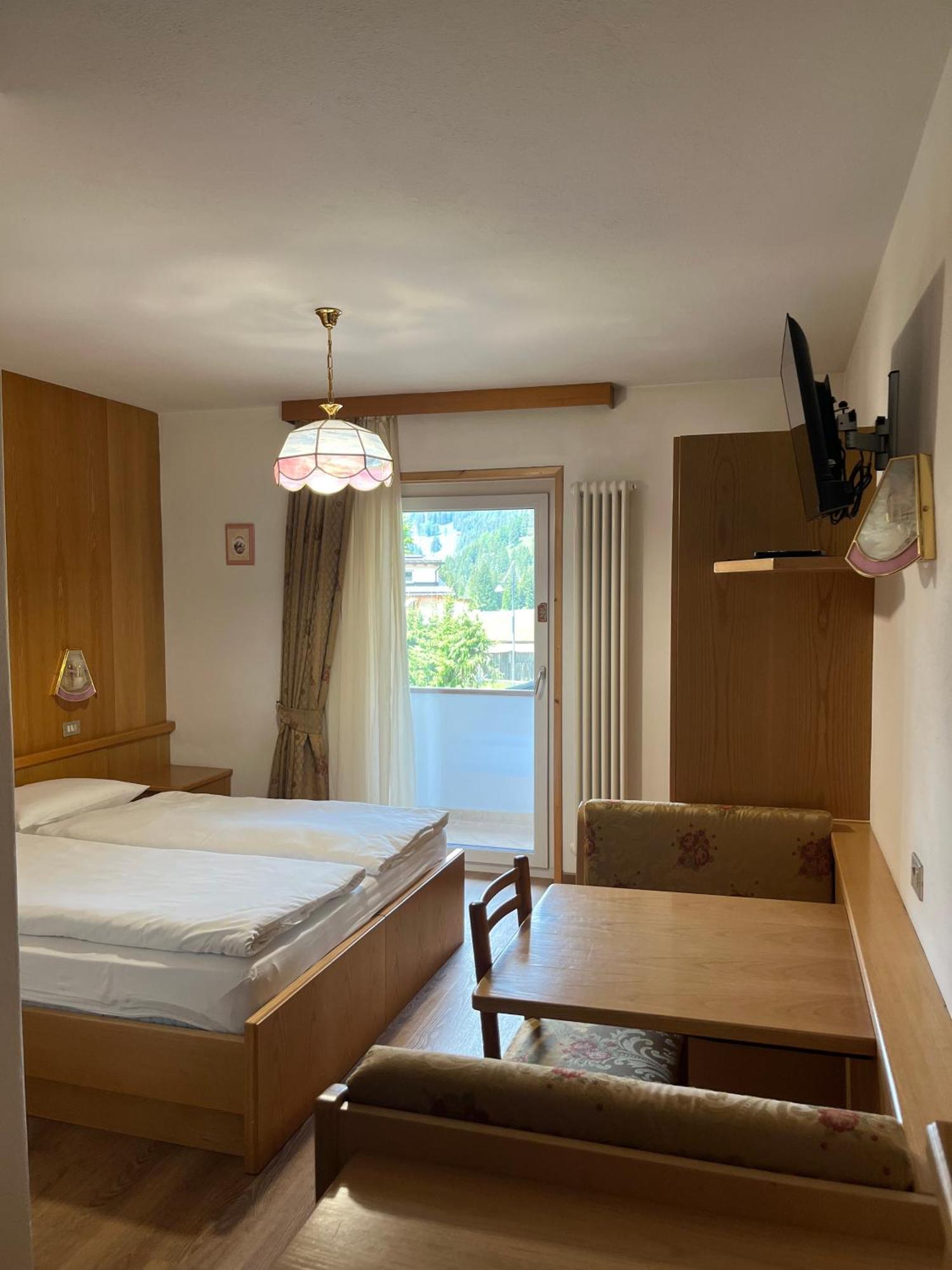 Dolomiten Hotel Irma Canazei Kültér fotó