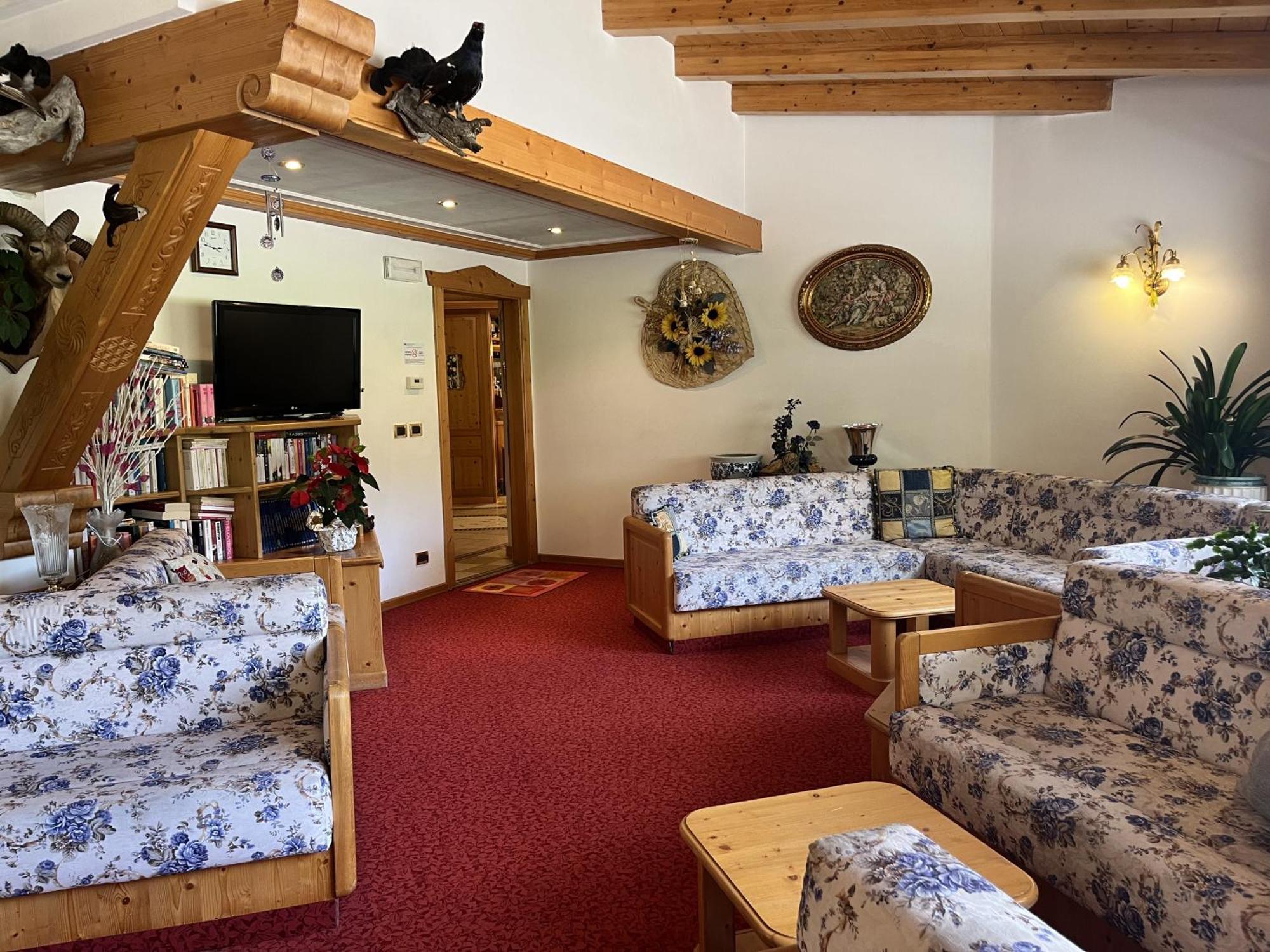Dolomiten Hotel Irma Canazei Kültér fotó