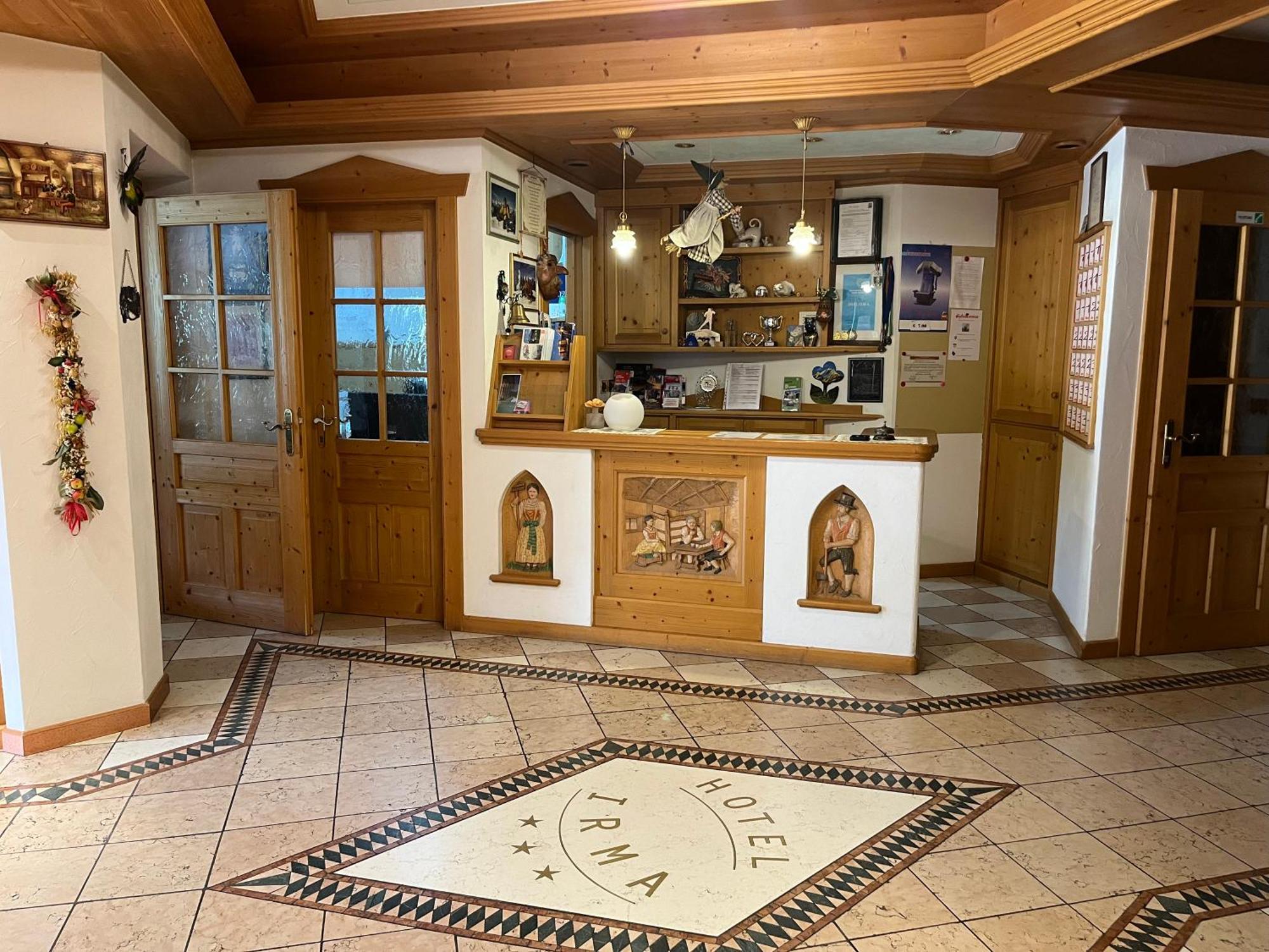 Dolomiten Hotel Irma Canazei Kültér fotó