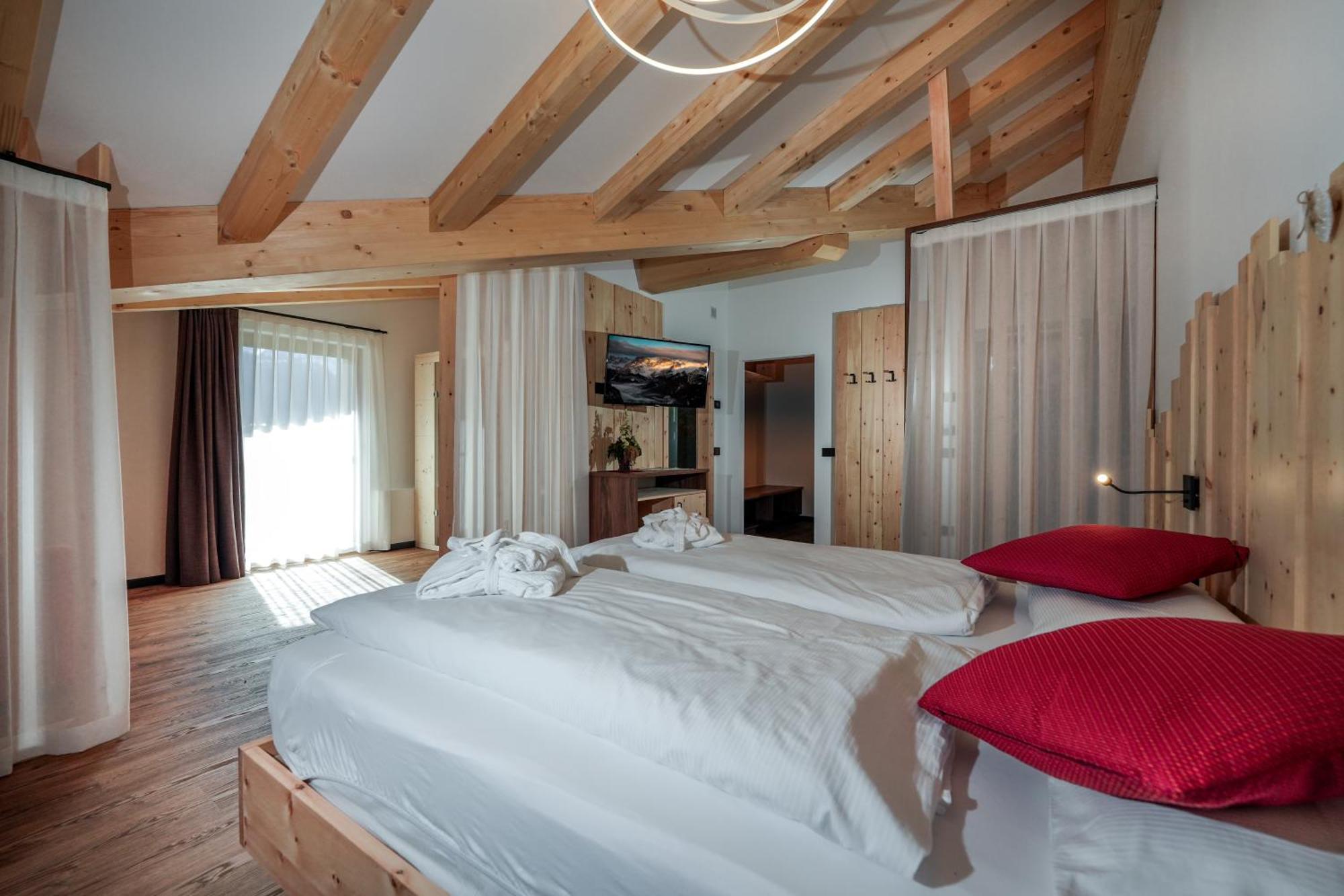 Dolomiten Hotel Irma Canazei Kültér fotó