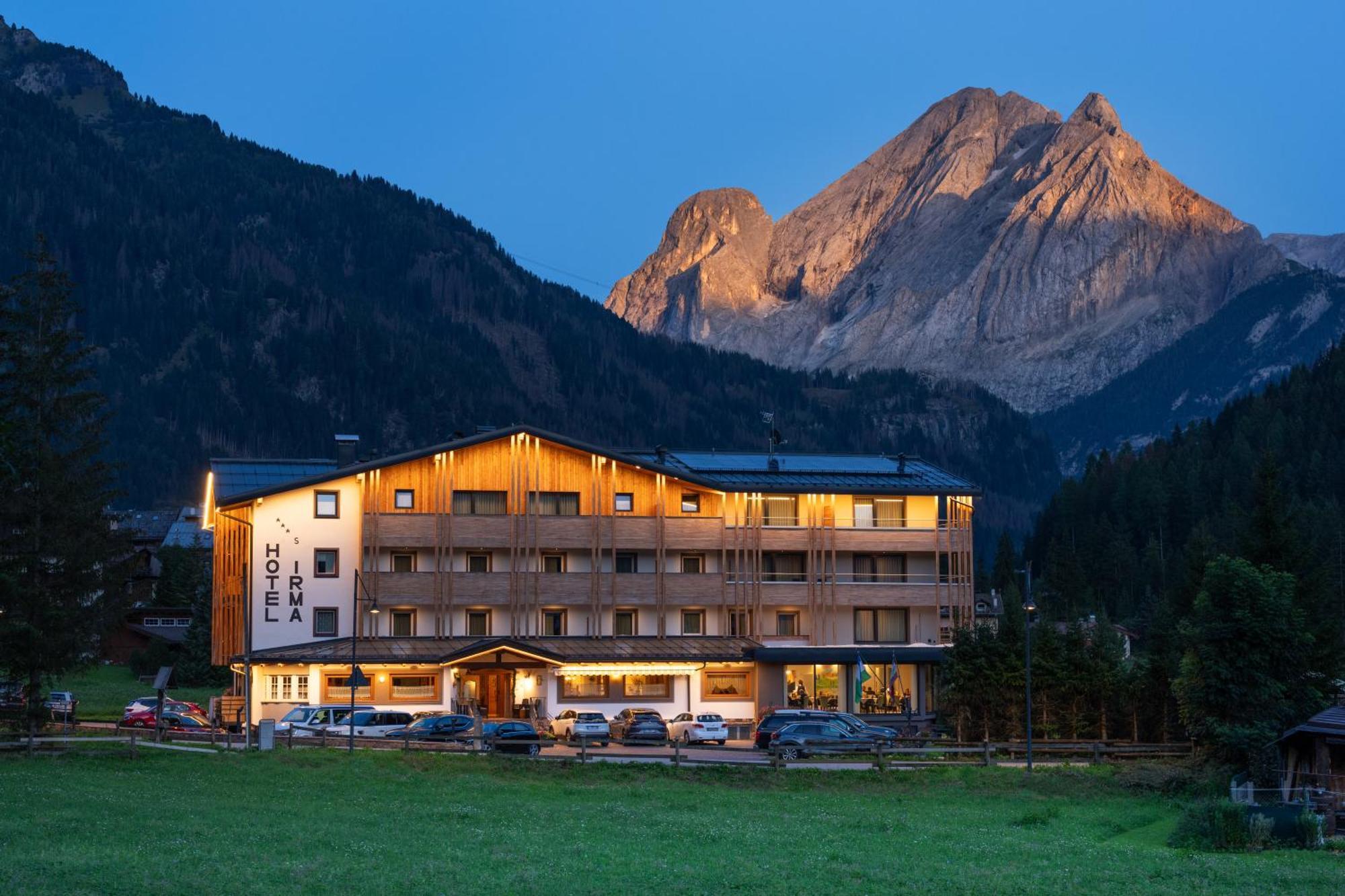 Dolomiten Hotel Irma Canazei Kültér fotó