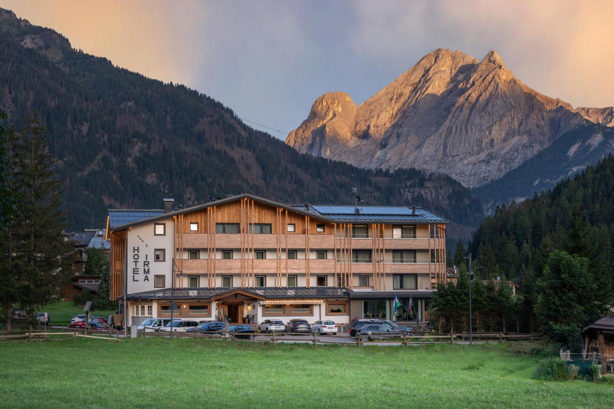 Dolomiten Hotel Irma Canazei Kültér fotó
