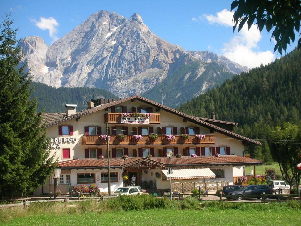 Dolomiten Hotel Irma Canazei Kültér fotó